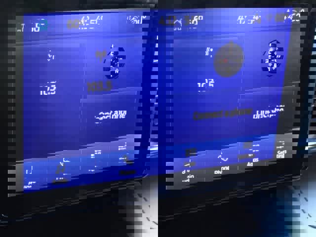 Certified 2022 Ford Explorer XLT w/ Equipment Group 202A image 29