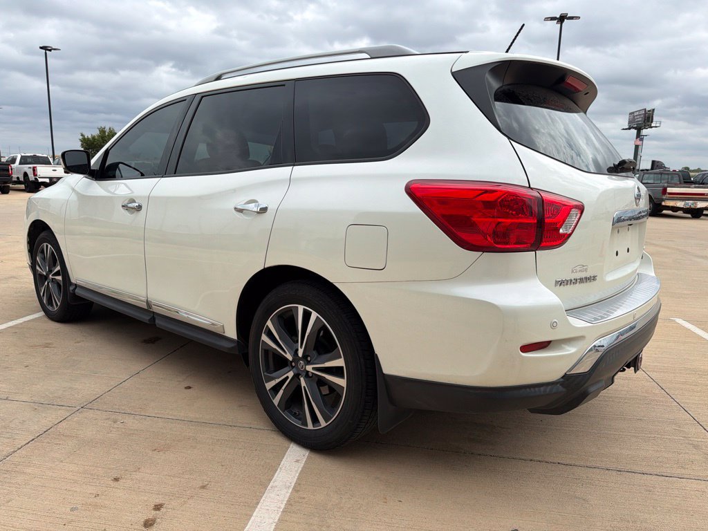 Used 2017 Nissan Pathfinder Platinum AWD/4WD image 5