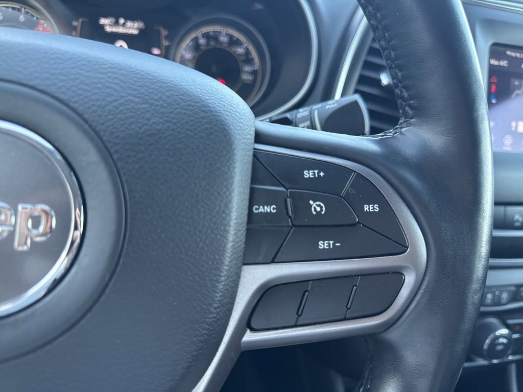 Used 2021 Jeep Cherokee Latitude Lux FWD image 22