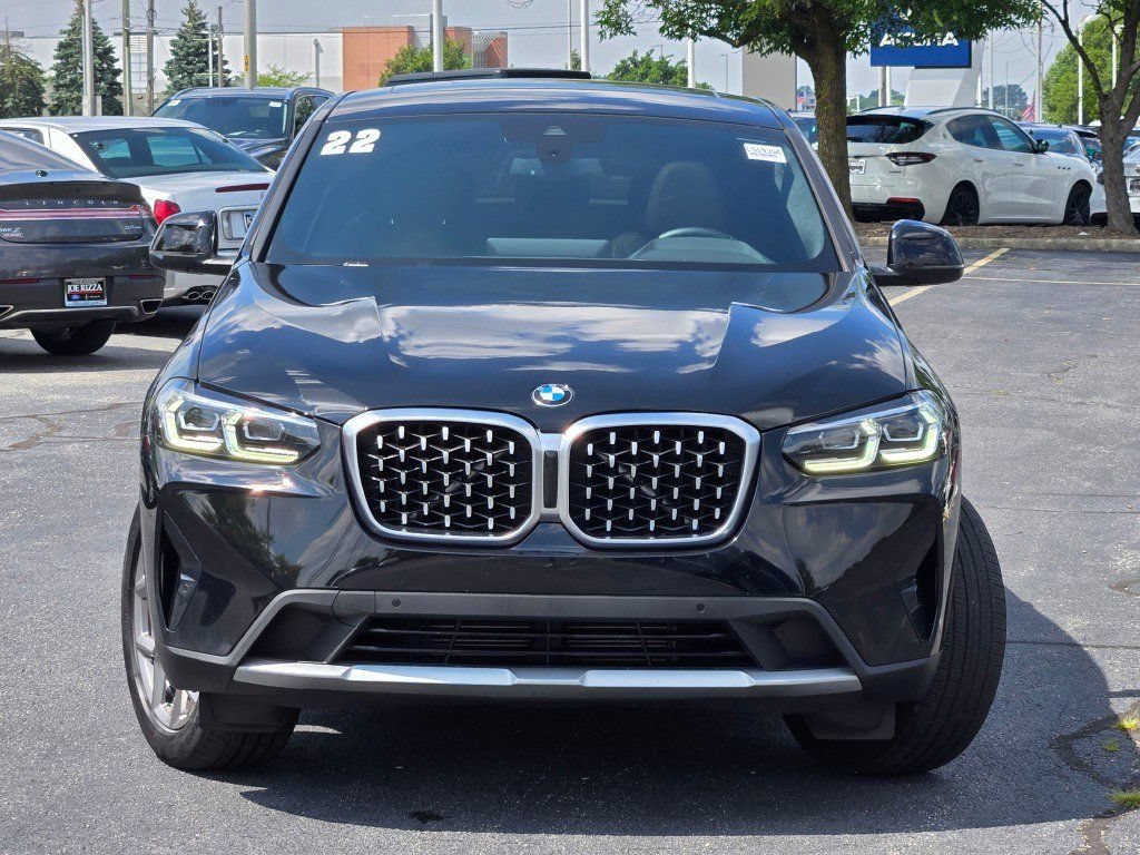 Used 2022 BMW X4 xDrive30i AWD/4WD image 2