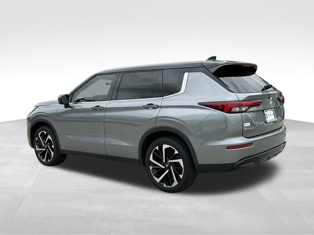 Used 2023 Mitsubishi Outlander SEL FWD image 5