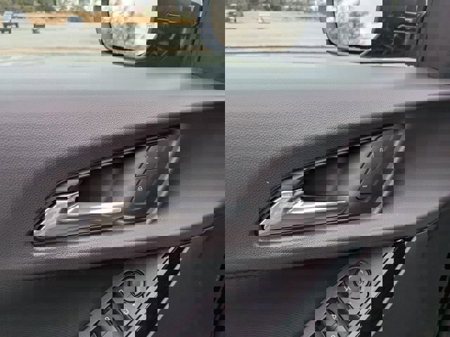 Used 2025 Chevrolet Equinox LT image 13