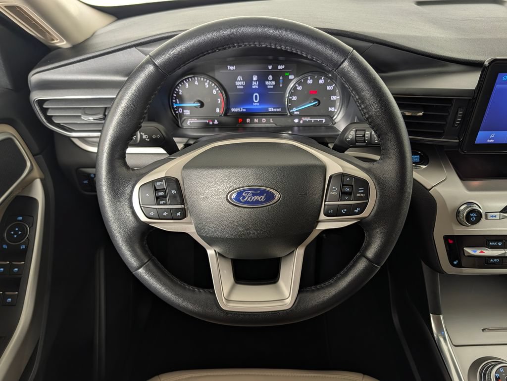 Certified 2022 Ford Explorer XLT w/ Equipment Group 202A RWD image 18