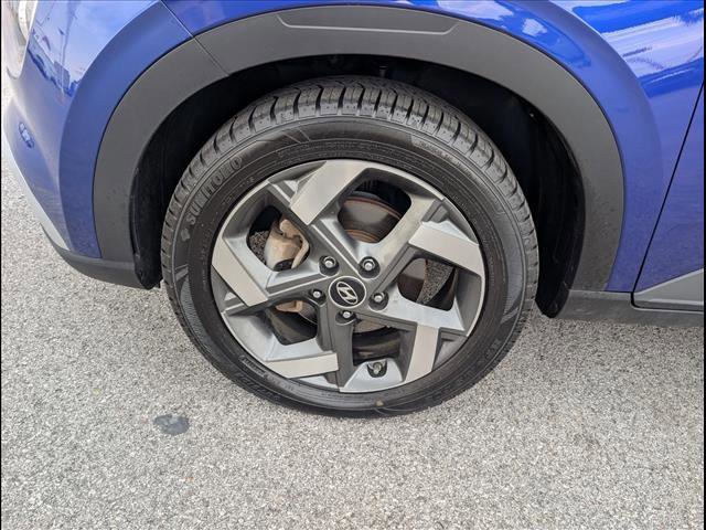 Used 2023 Hyundai Venue SEL image 6
