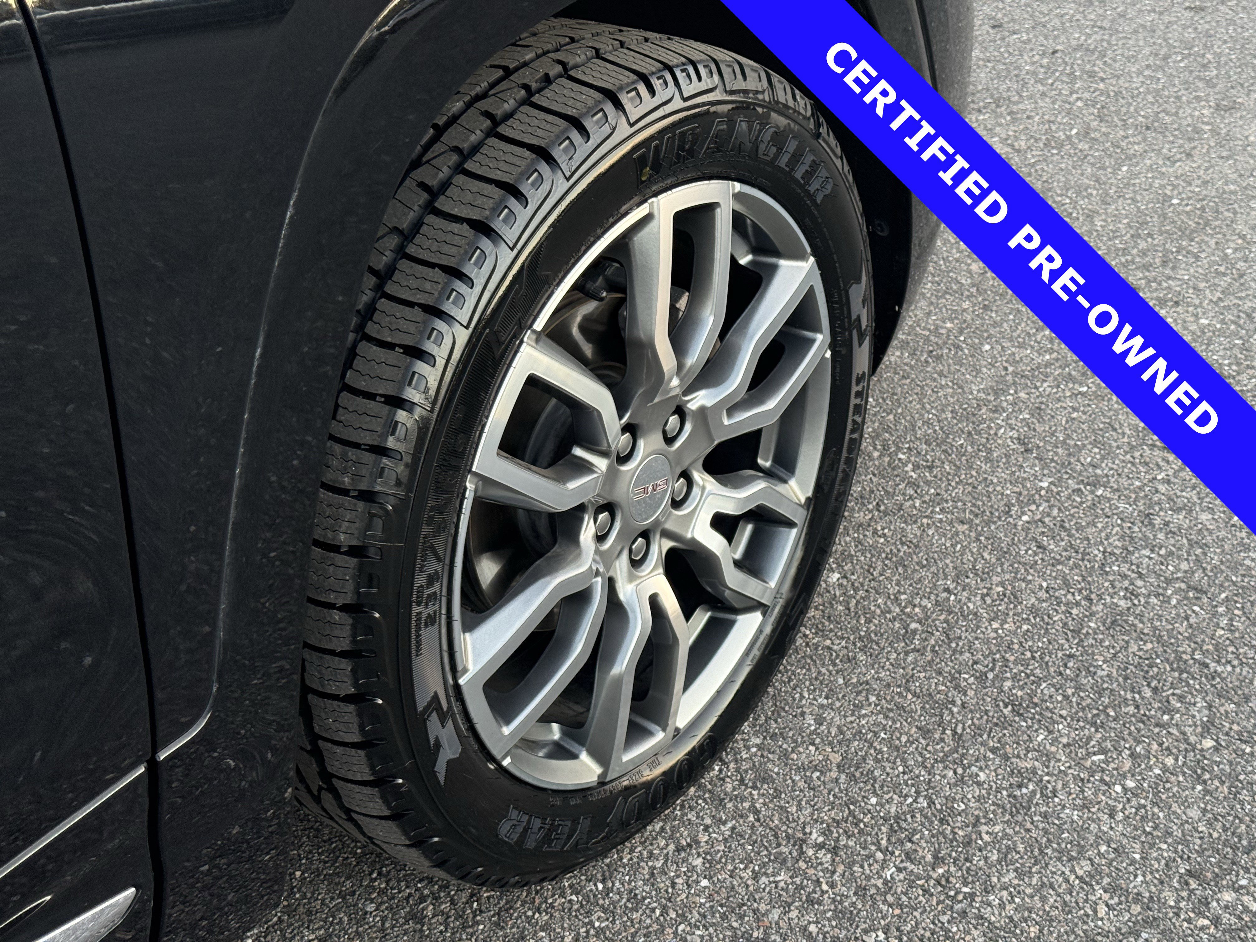 Used 2023 GMC Terrain Denali image 12