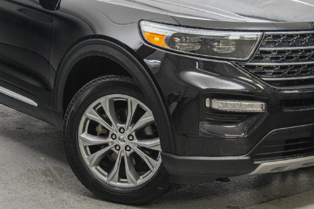 Certified 2023 Ford Explorer XLT w/ Equipment Group 202A AWD/4WD image 2
