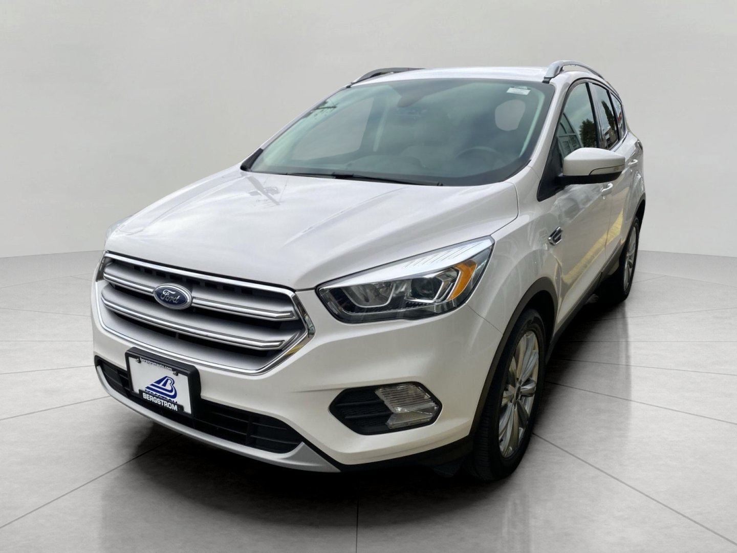 Certified 2017 Ford Escape Titanium AWD/4WD image 4