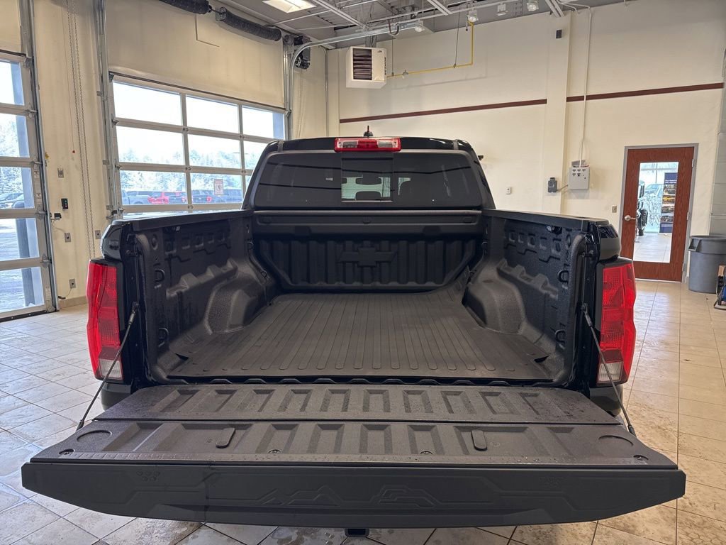 Used 2024 Chevrolet Colorado Trail Boss w/ Technology Package image 6