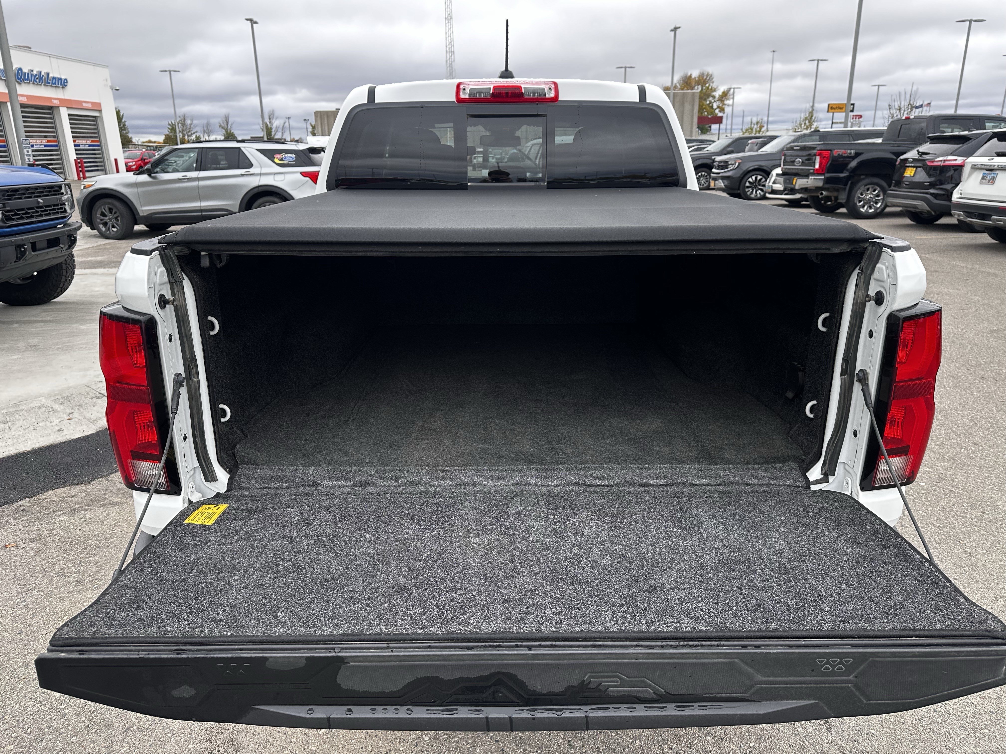 Used 2023 Chevrolet Colorado Z71 w/ Z71 Convenience Package 2 AWD/4WD image 12