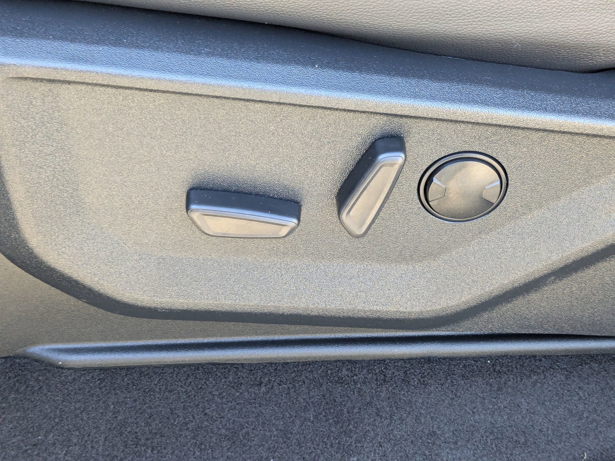 Certified 2025 Ford F150 Lariat w/ Equipment Group 501A Mid image 17