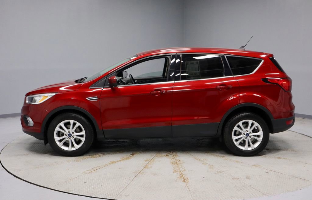 Certified 2019 Ford Escape SE FWD image 2