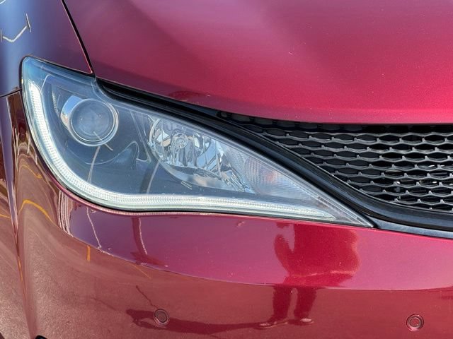 Used 2020 Chrysler Pacifica Limited w/ Advanced Safetytec Group FWD image 36