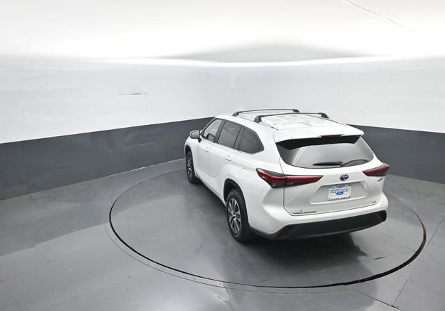 Used 2023 Toyota Highlander XLE AWD/4WD image 23