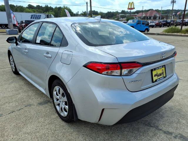 Used 2026 Toyota Corolla LE FWD image 3