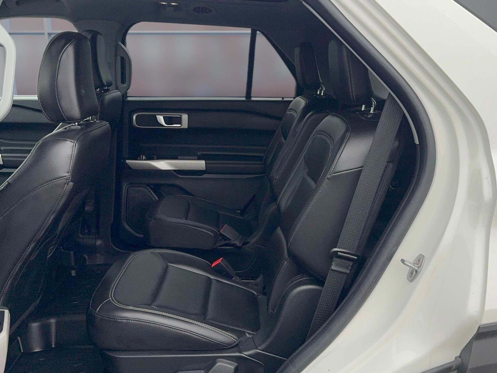 Certified 2022 Ford Explorer XLT w/ Equipment Group 202A image 14