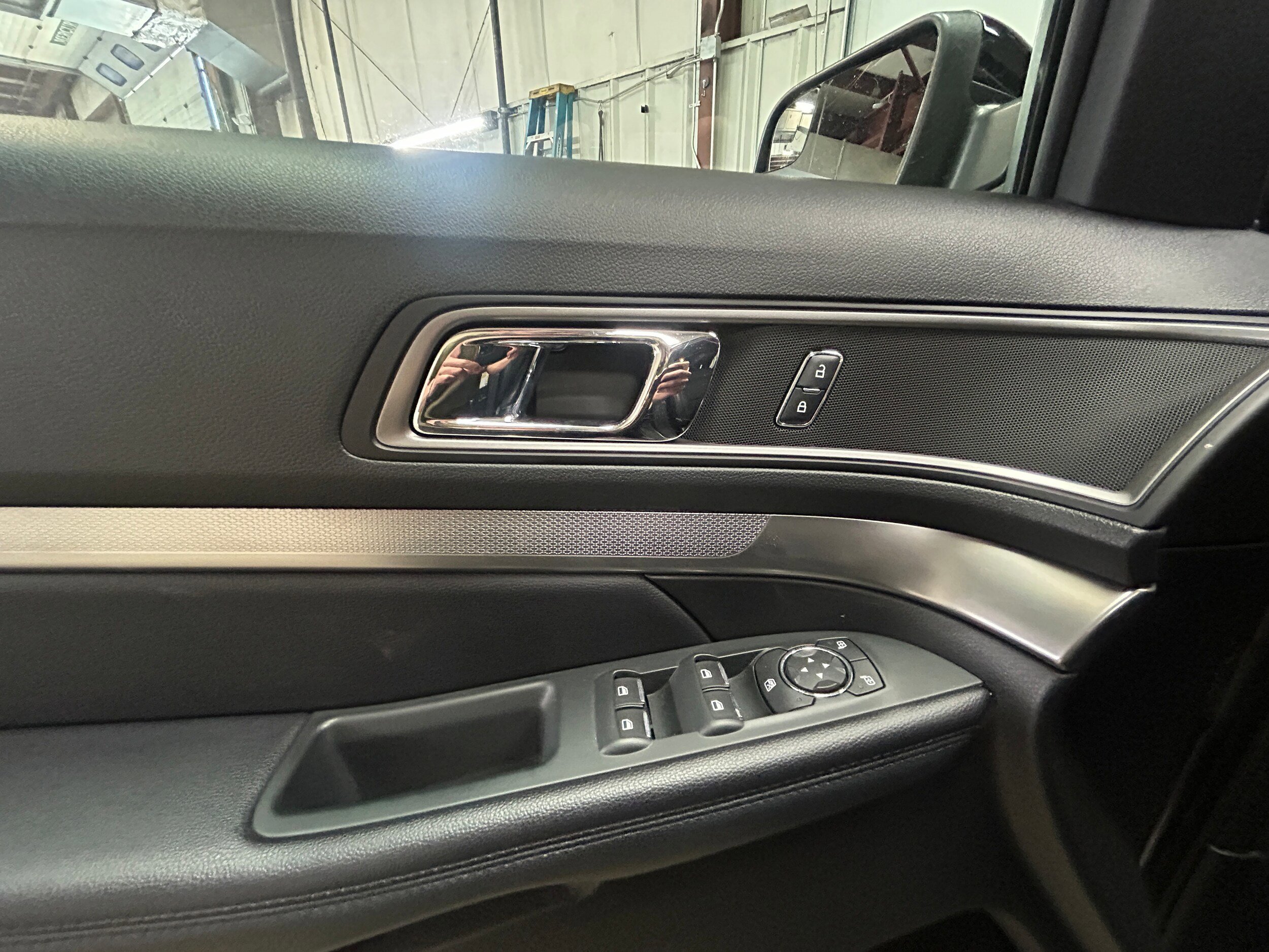Certified 2018 Ford Explorer XLT w/ Equipment Group 202A AWD/4WD image 13