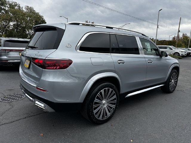 Used 2024 Mercedes-Benz Maybach GLS 600 4MATIC image 5