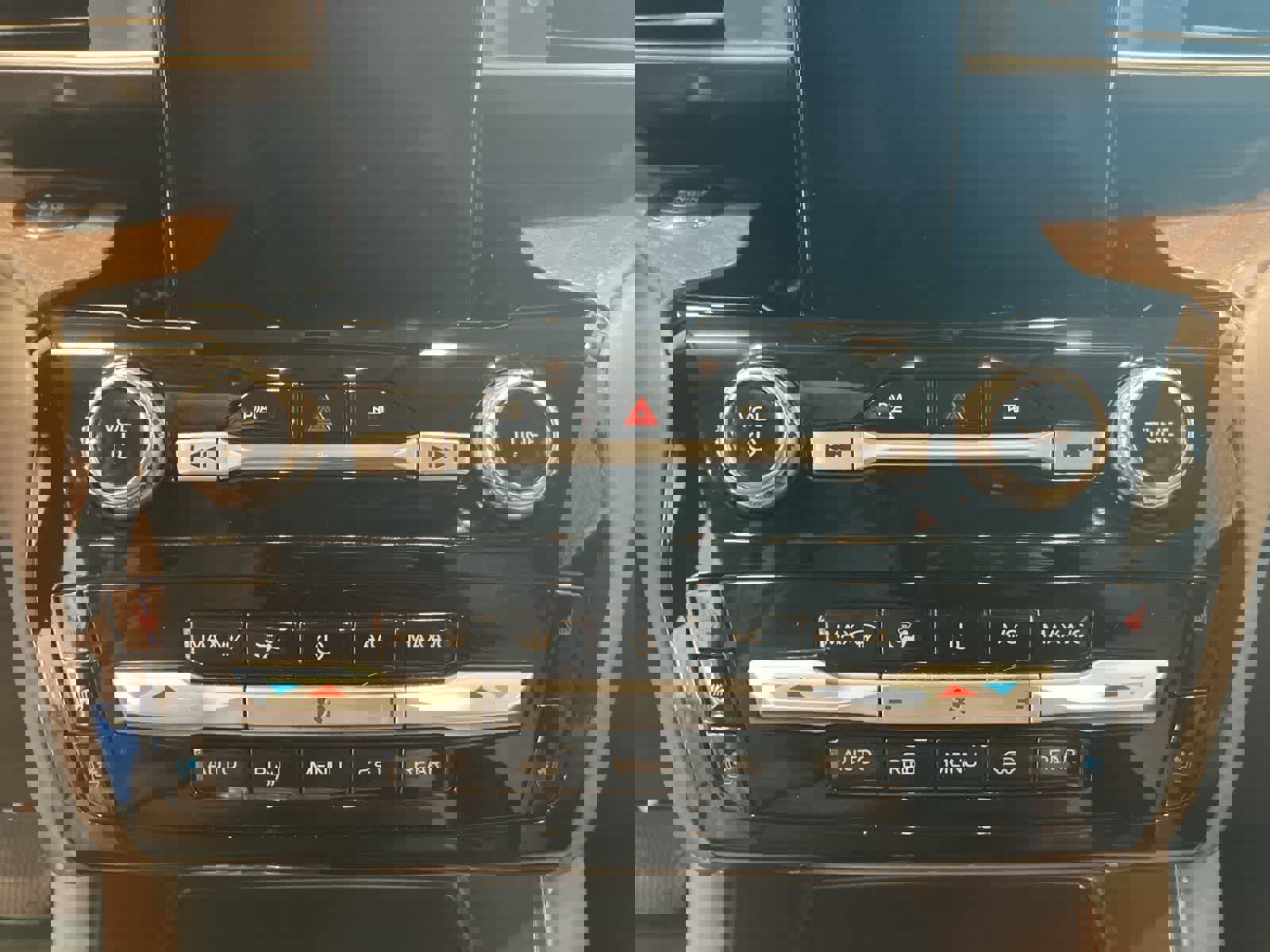 Certified 2022 Ford Explorer Platinum w/ Equipment Group 601A image 21