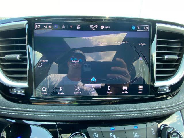 Used 2025 Chrysler Pacifica Limited FWD image 36