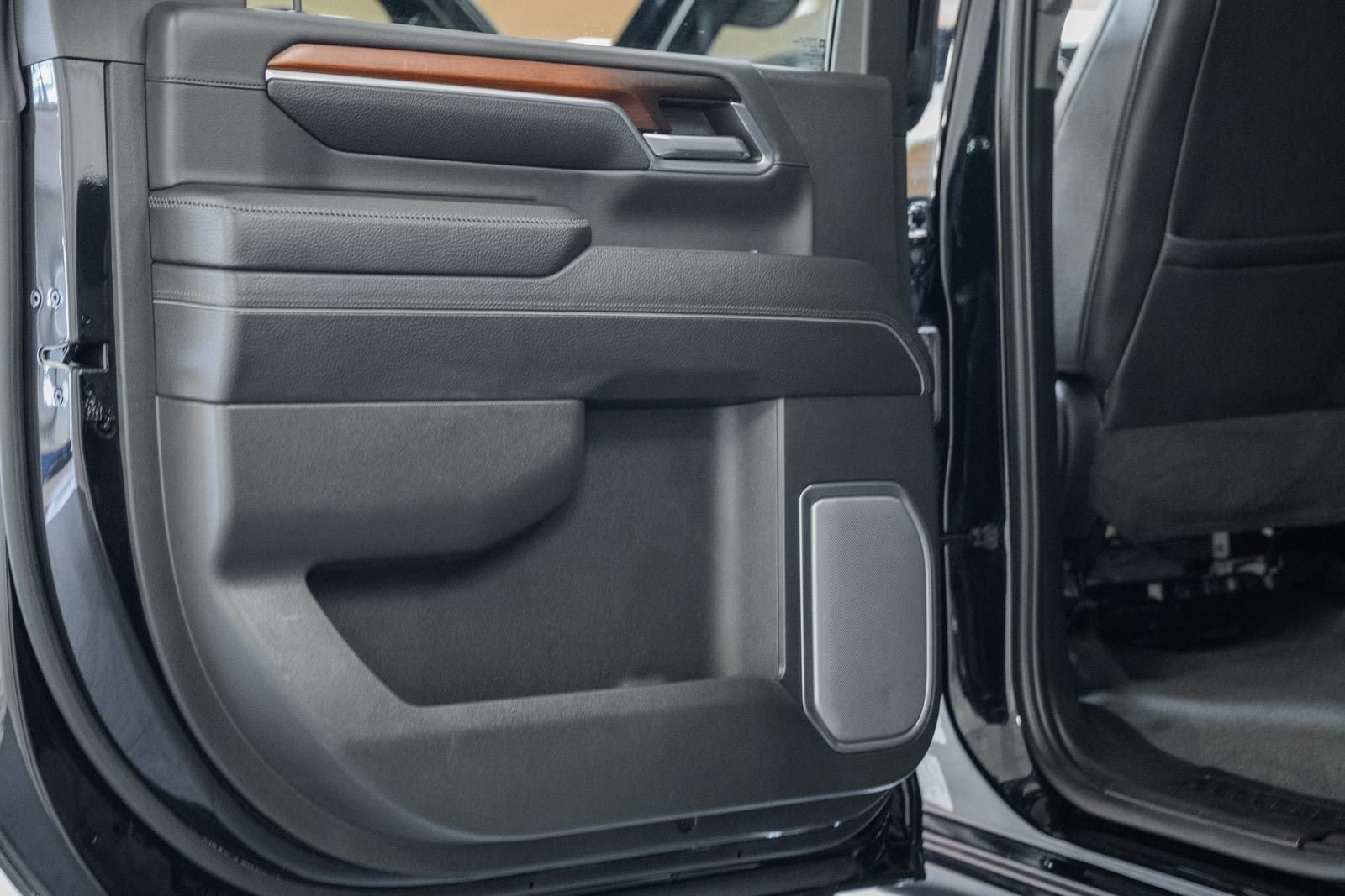 Used 2024 GMC Sierra 2500 Denali AWD/4WD image 40