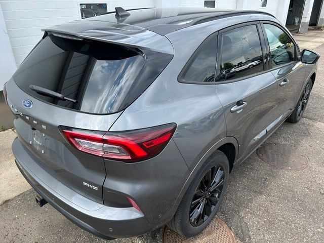 Certified 2023 Ford Escape ST-Line Elite w/ Premium Technology Package AWD/4WD image 5