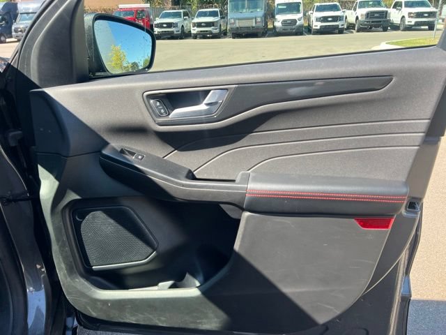 Certified 2024 Ford Escape ST-Line w/ Tech Pack #1 AWD/4WD image 10