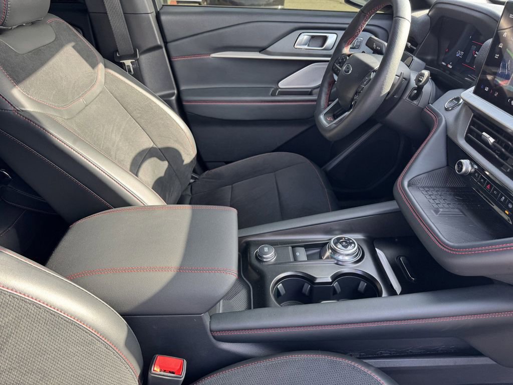 Certified 2025 Ford Explorer ST w/ Sun And Sound Package image 6
