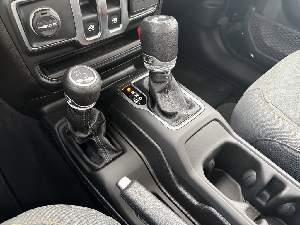 Used 2025 Jeep Wrangler Sport image 24