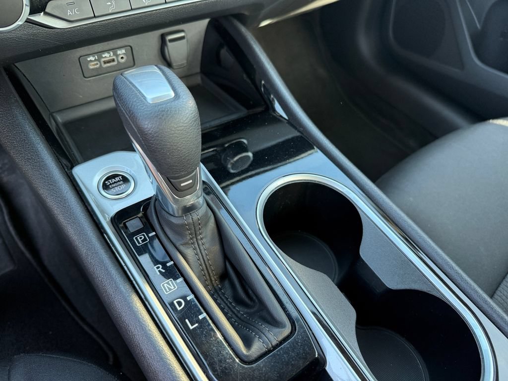 Used 2024 Nissan Altima 2.5 SV FWD image 17