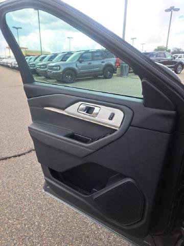 Certified 2026 Ford Explorer Active AWD/4WD image 15