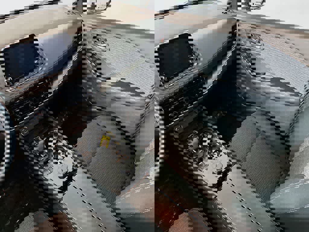 Used 2022 Nissan Rogue SV image 14