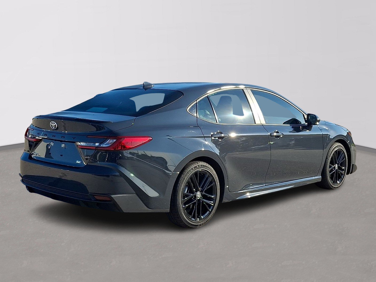 Used 2025 Toyota Camry SE FWD image 6