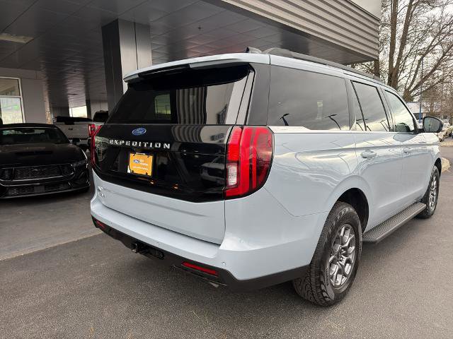 Certified 2025 Ford Expedition Active image 4