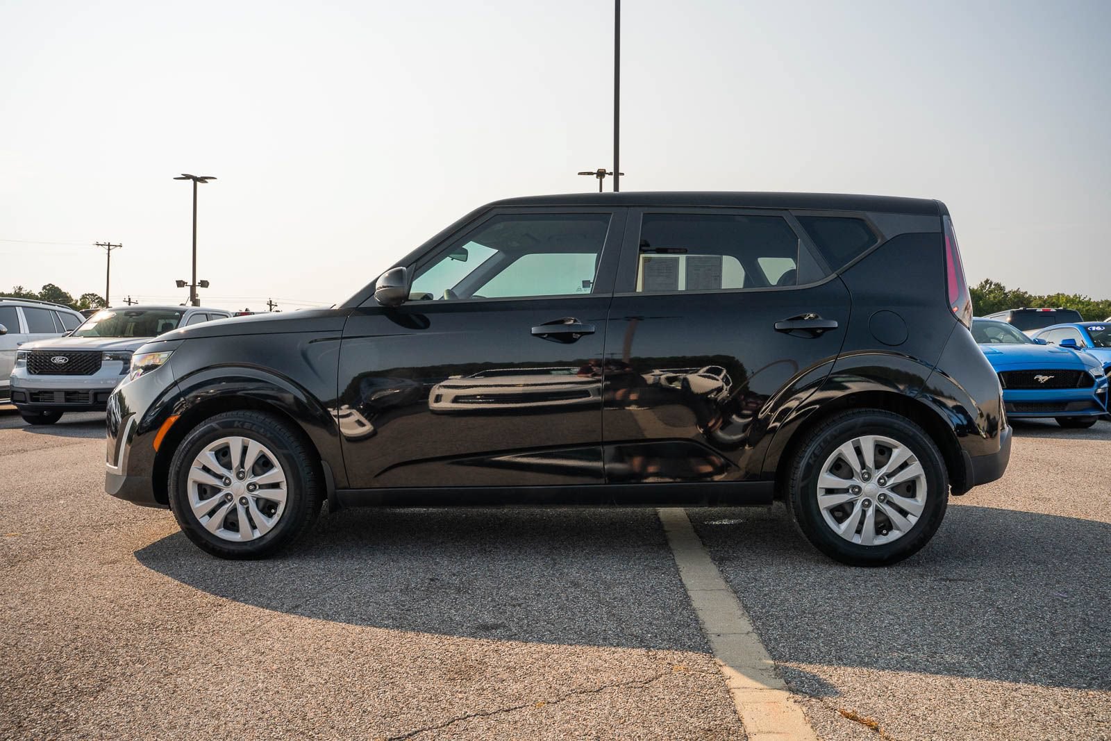 Used 2023 Kia Soul LX FWD image 4
