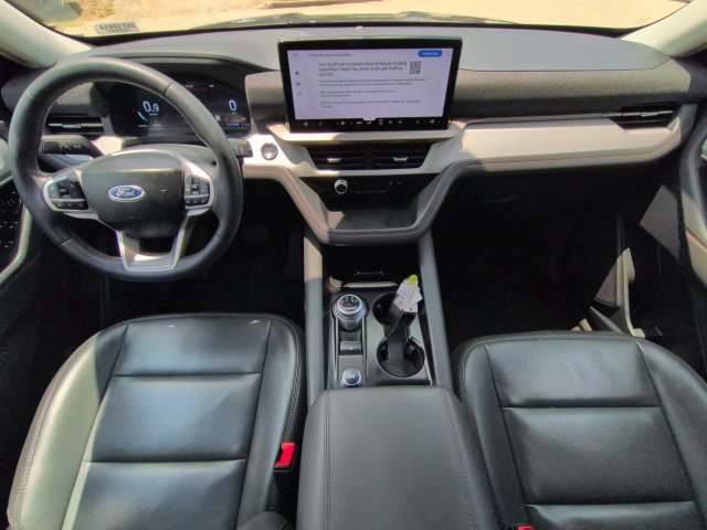 Certified 2025 Ford Explorer Active w/ Active Comfort Package AWD/4WD image 17