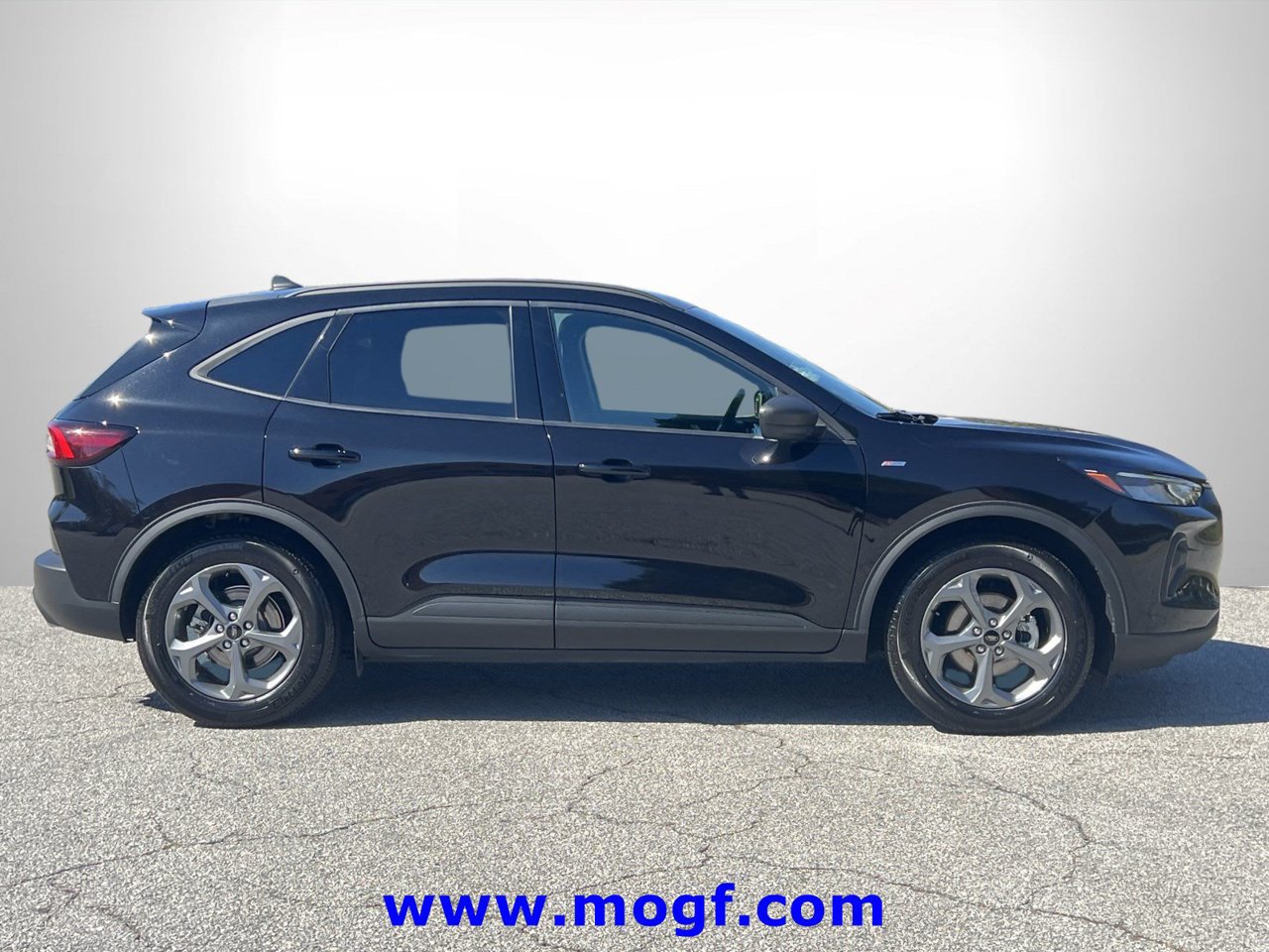 Certified 2025 Ford Escape ST-Line FWD image 24