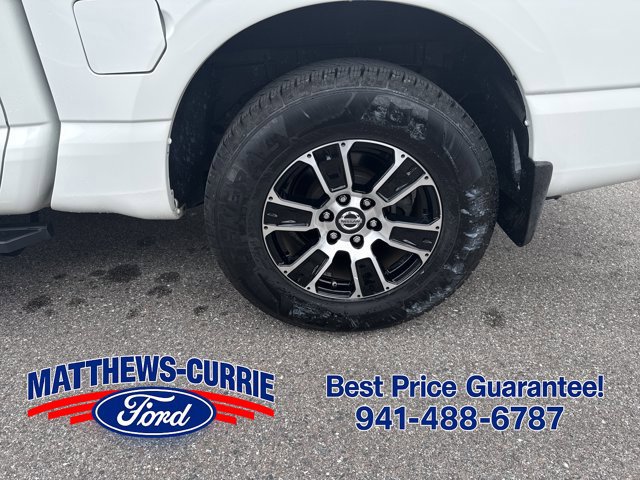 Used 2020 Nissan Titan SV w/ SV Convenience Package RWD image 14