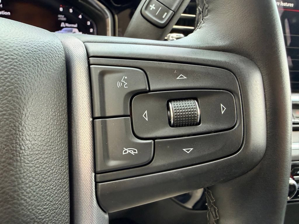 Used 2025 GMC Sierra 1500 SLT AWD/4WD image 40