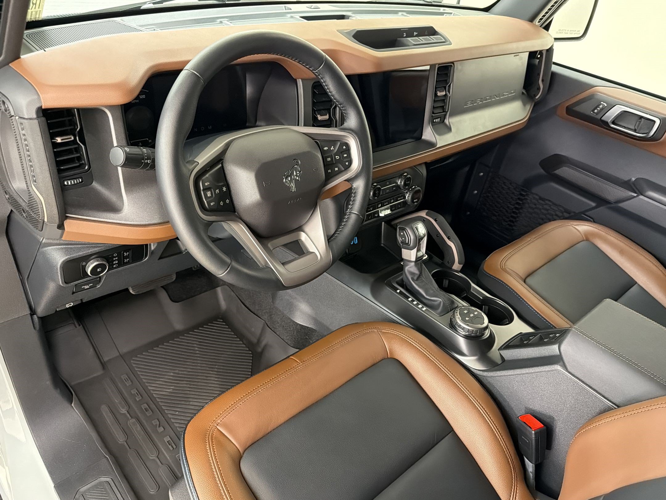 Certified 2024 Ford Bronco Outer Banks AWD/4WD image 4