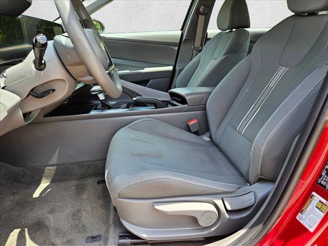 Used 2024 Hyundai Elantra SEL FWD image 16