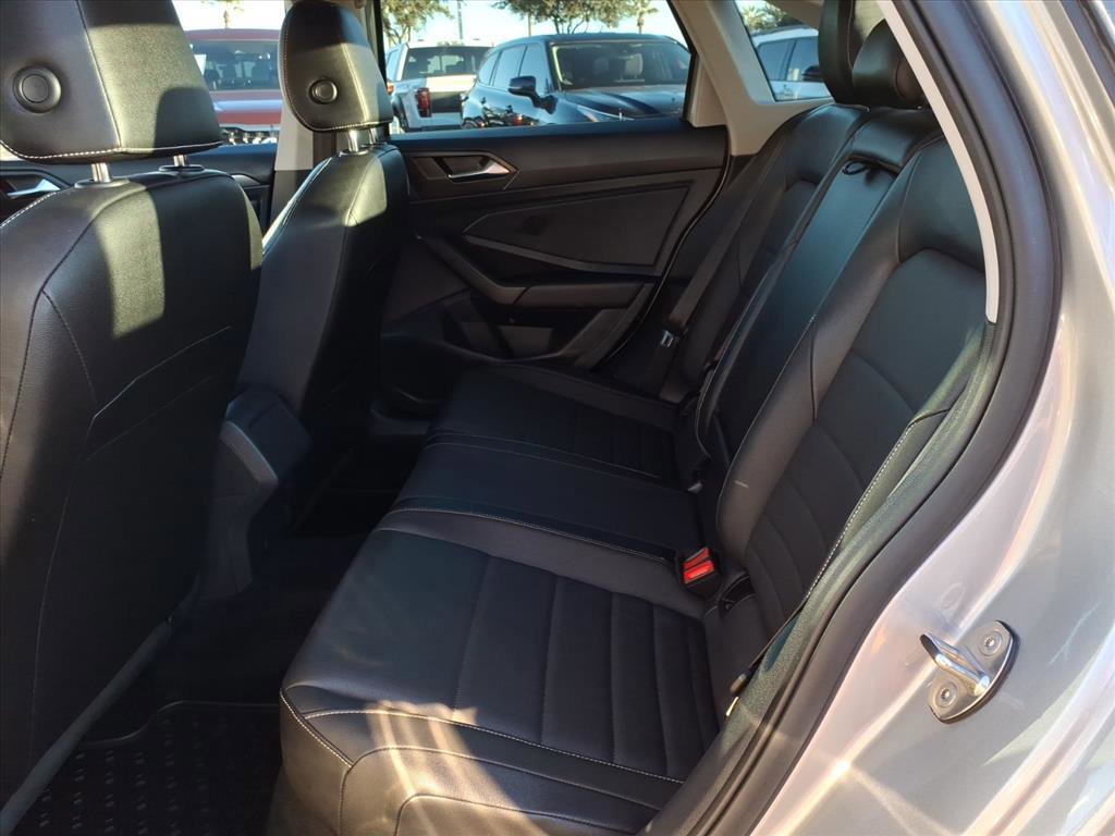 Used 2022 Volkswagen Jetta SE image 15