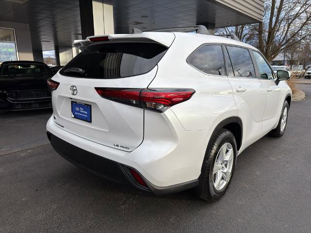 Used 2023 Toyota Highlander LE image 11