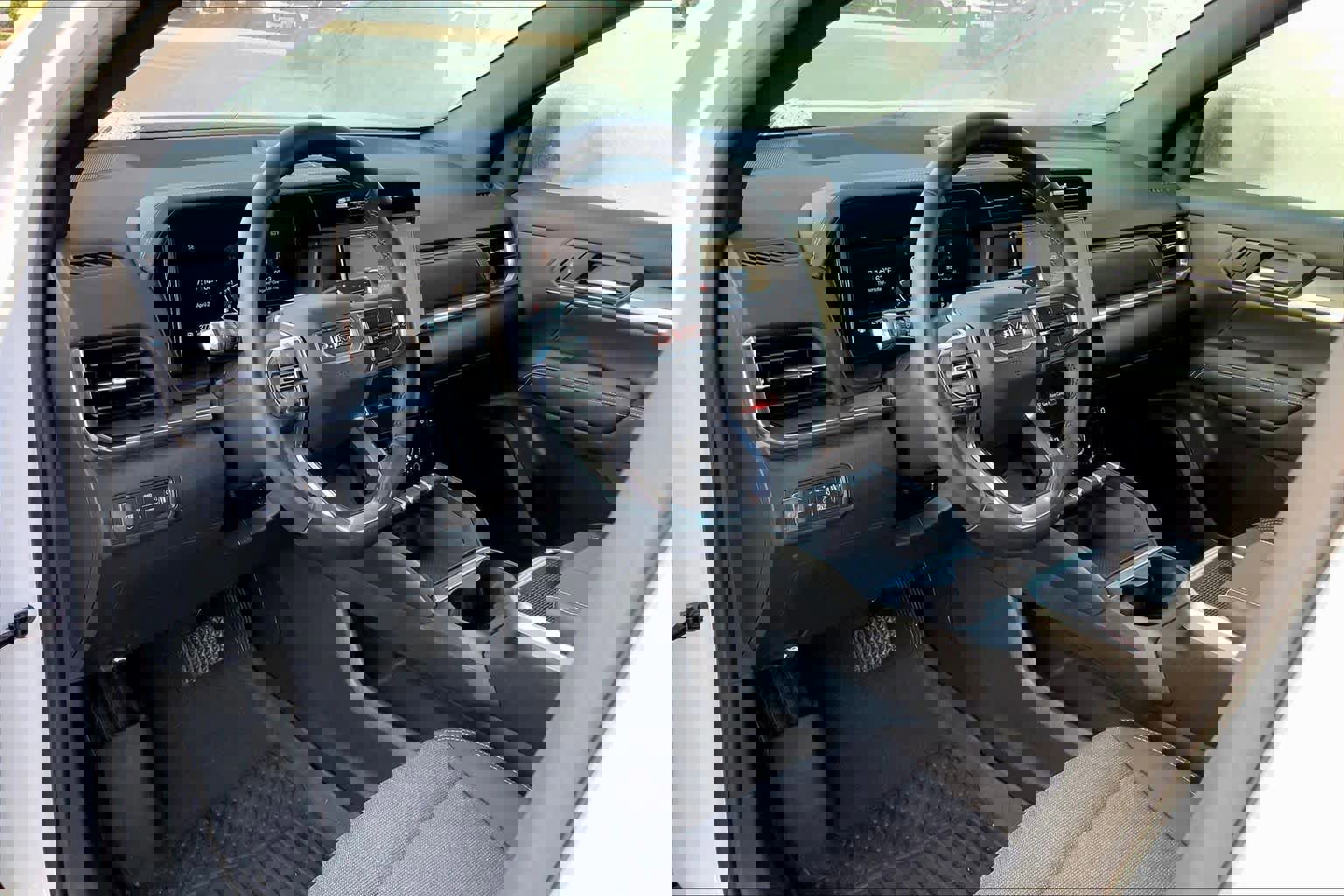 Used 2025 GMC Terrain Elevation image 16