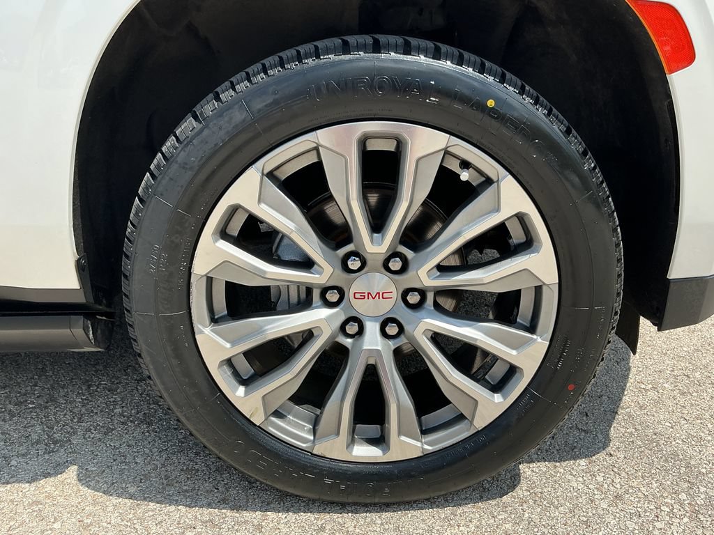 Used 2021 GMC Yukon Denali w/ LPO, Illumination Package AWD/4WD image 8