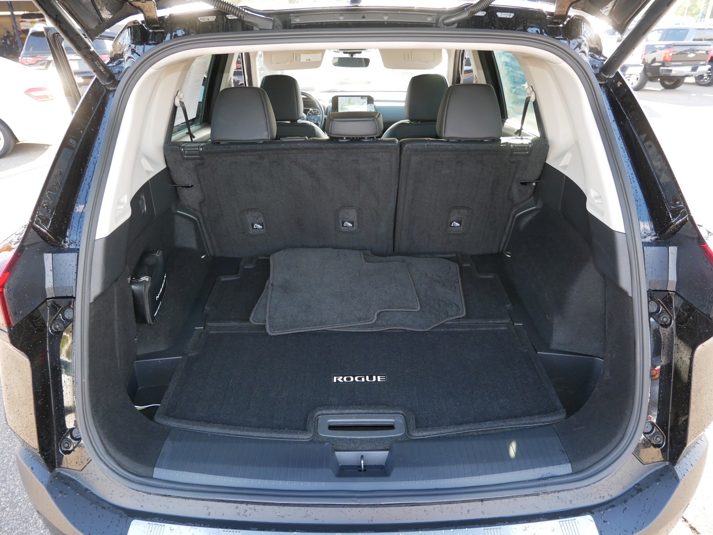 Used 2023 Nissan Rogue SL w/ SL Premium Package AWD/4WD image 18
