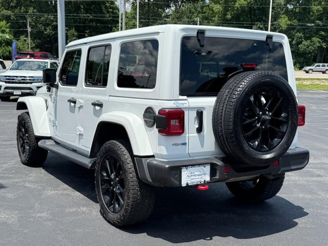 Used 2021 Jeep Wrangler Unlimited Sahara w/ Cold Weather Group AWD/4WD image 6