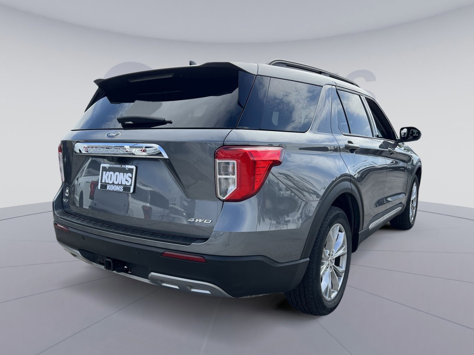 Certified 2023 Ford Explorer XLT w/ Equipment Group 202A image 4