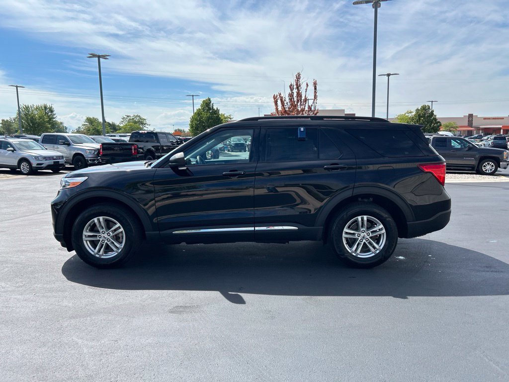 Certified 2023 Ford Explorer XLT w/ Equipment Group 202A AWD/4WD image 9