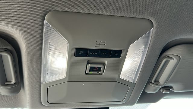 Used 2025 Toyota RAV4 XLE FWD image 24