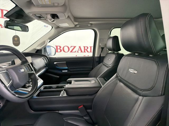 Certified 2025 Ford Expedition Platinum w/ Driver's Package image 11